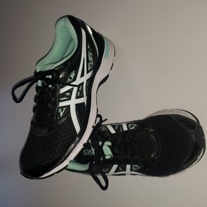 Women's Asics GEL-EXCITE 4, US 10, Black lace up running shoe